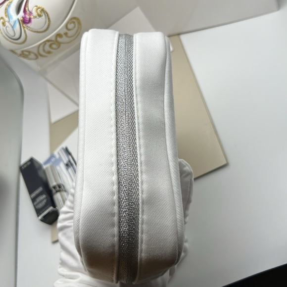 DiorWhite Cosmetic Pouch Shimmering Zip ClosureLipstick & Diorshow Mascara NWOT - Picture 11 of 17